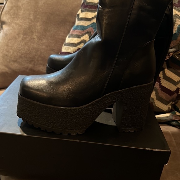 NWT Platform Boots